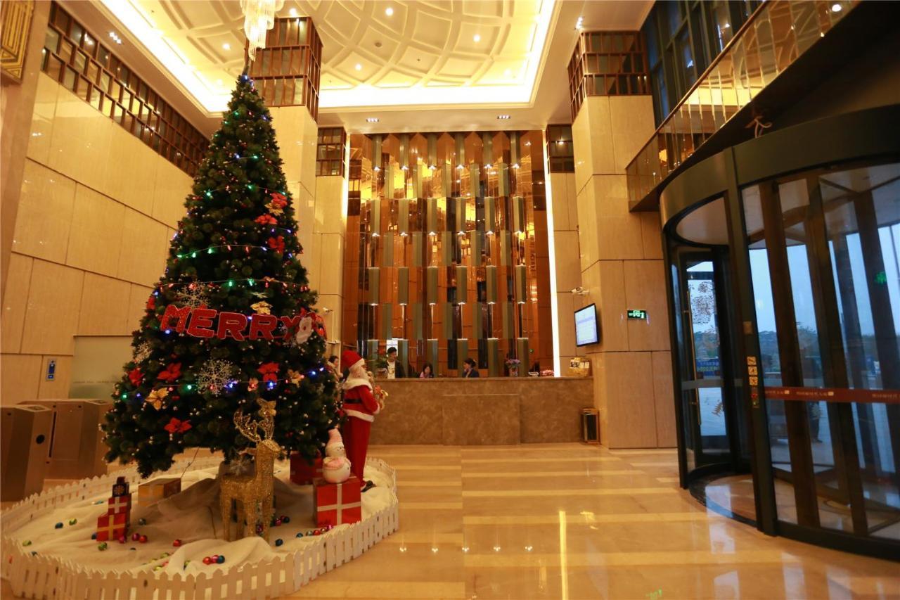 Lavande Hotel Guangzhou Shibi Metro Station Extérieur photo