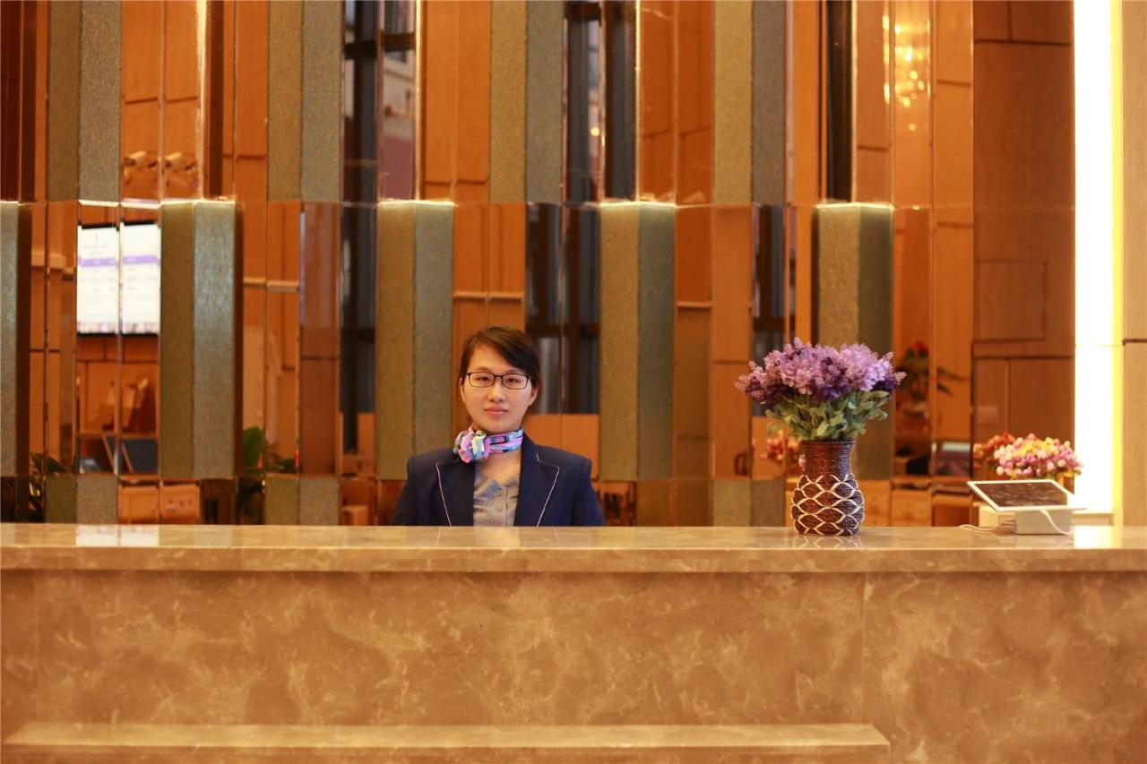 Lavande Hotel Guangzhou Shibi Metro Station Extérieur photo