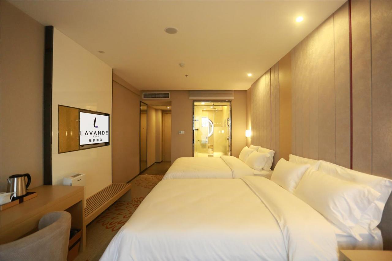 Lavande Hotel Guangzhou Shibi Metro Station Extérieur photo