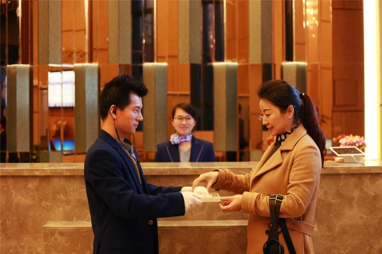 Lavande Hotel Guangzhou Shibi Metro Station Extérieur photo